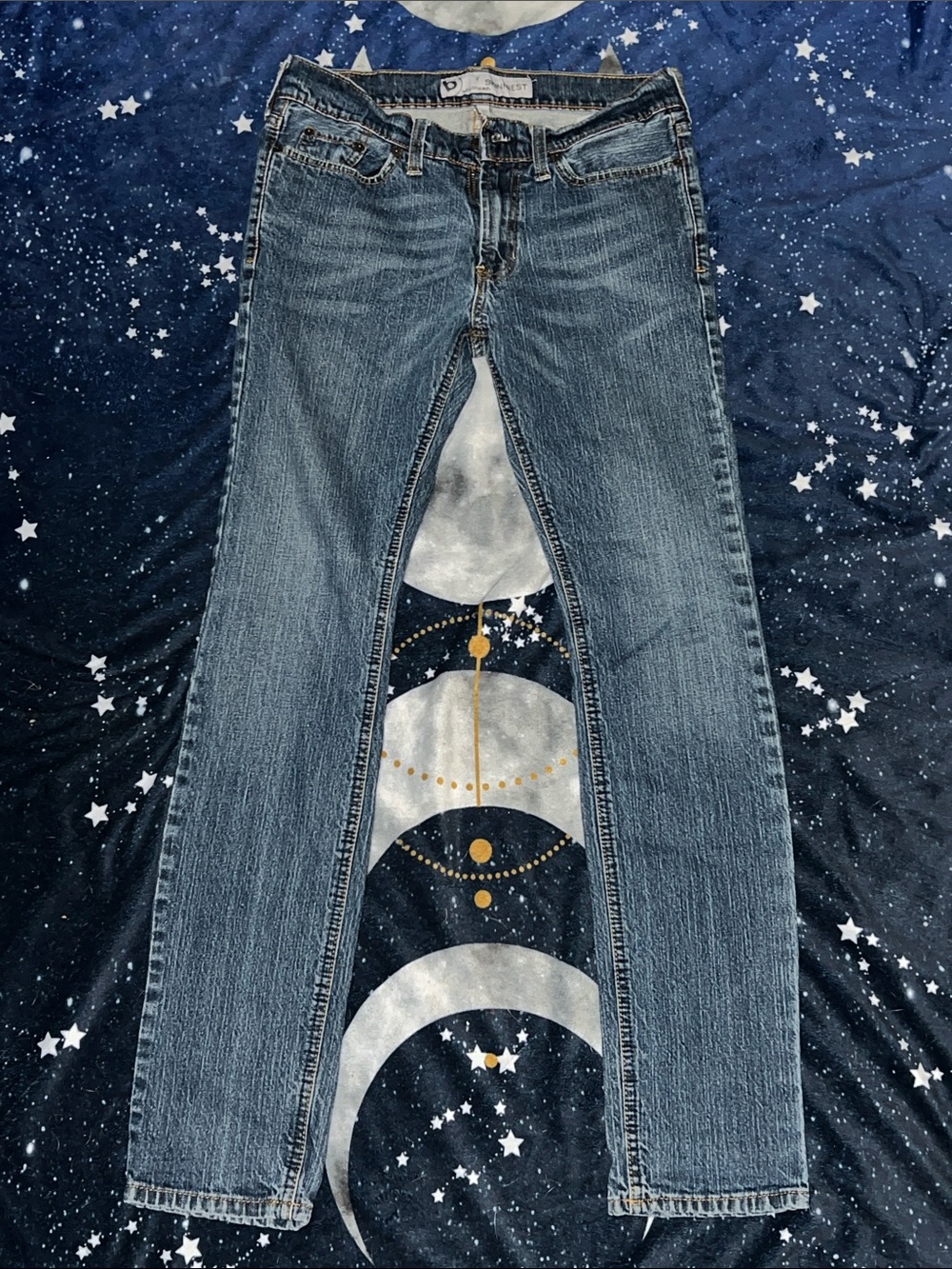 Bullhead Women's Medium Wash Straight Leg Jeans - Faded Blue